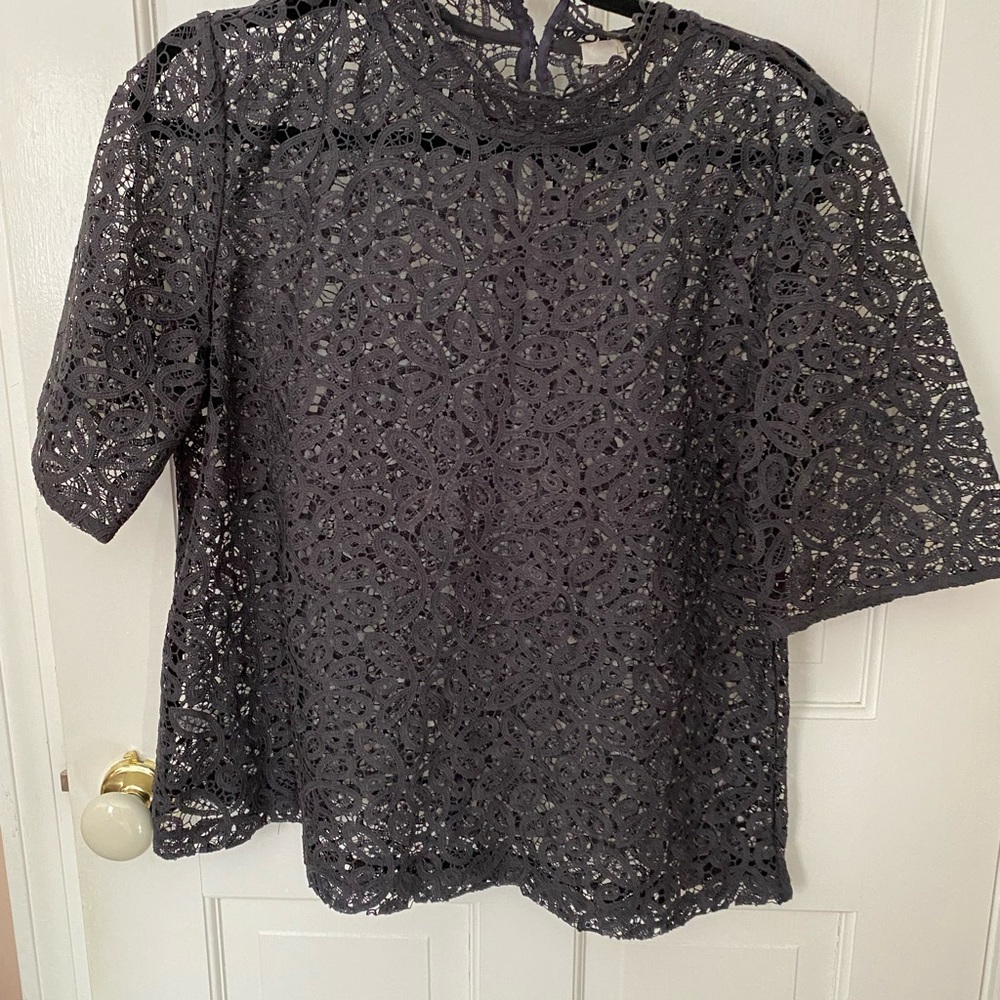 Ann Taylor LOFT dark navy blue embroidered top size Large